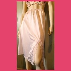 Vintage 80s Maidenform Babydoll Pink Lacey Slit Silky Nylon Half Slip